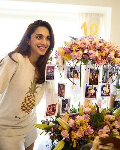 பத்தாம் ஆண்டு கொண்டாட்டத்தில்... கியாரா அத்வானி