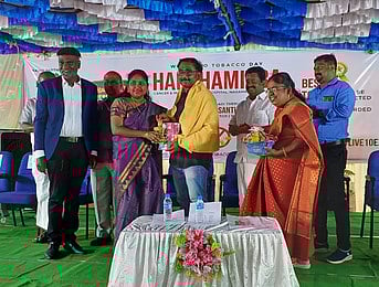 ஹா்ஷமித்ரா மருத்துவமனையின் விடியோ ரீல்ஸ் போட்டியில் வென்றோருக்கு விருது