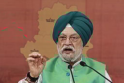 எரிவாயு தட்டுப்பாடு? கத்தார் செல்கிறார் மத்திய அமைச்சர் ஹர்தீப் சிங் புரி!