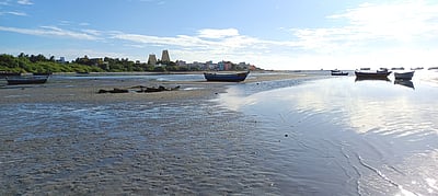 ராமேசுவரத்தில் கடல் உள்வாங்கியது!