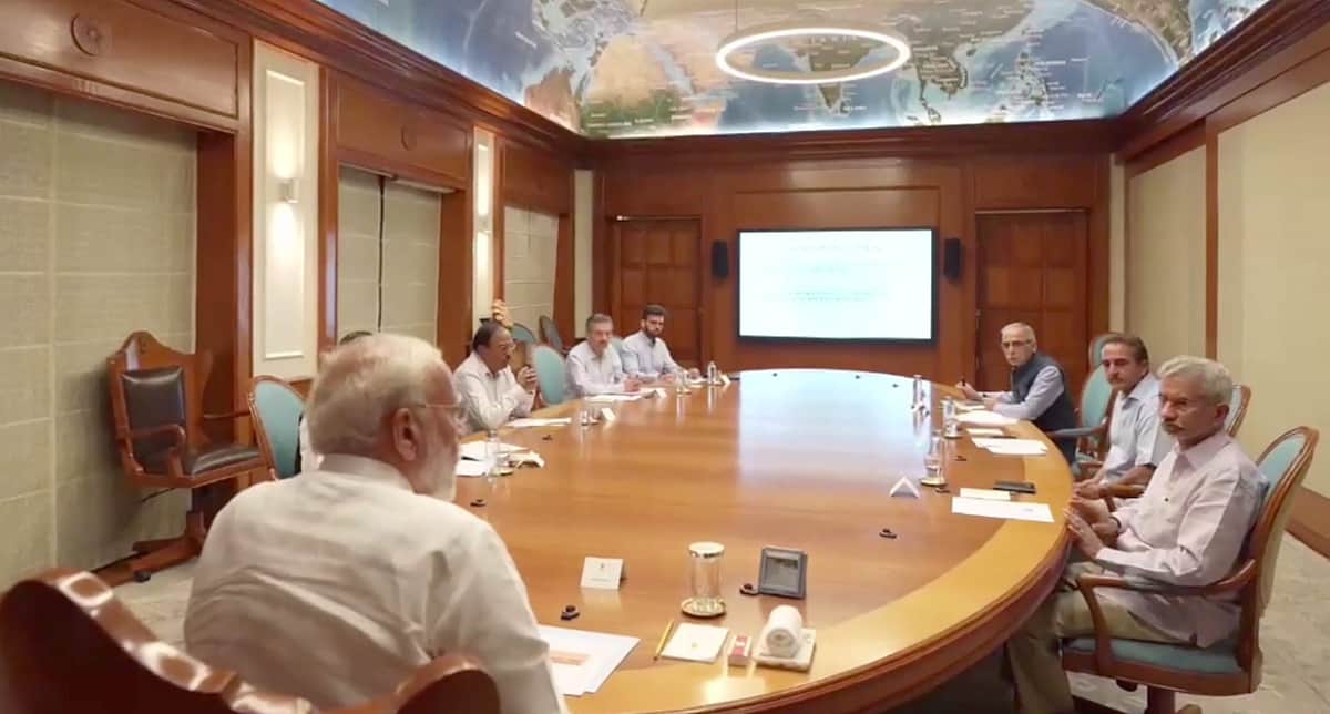 குவைத் தீ விபத்து: வெளியுறவுத் துறை அமைச்சருடன் மோடி ஆலோசனை