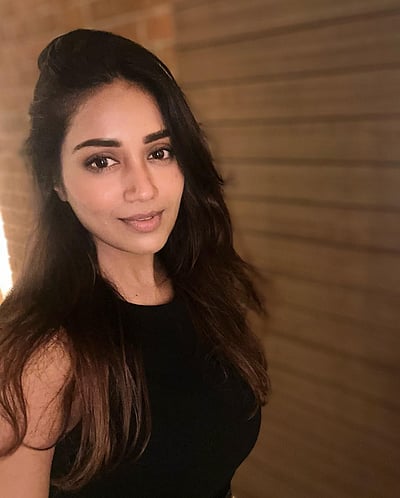 சர்ச்சைகளா..? ஆளைவிடுங்கள்..!