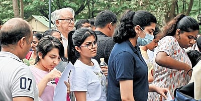 இன்று நடைபெறவிருந்த முதுநிலை நீட் தேர்வு ஒத்திவைப்பு!