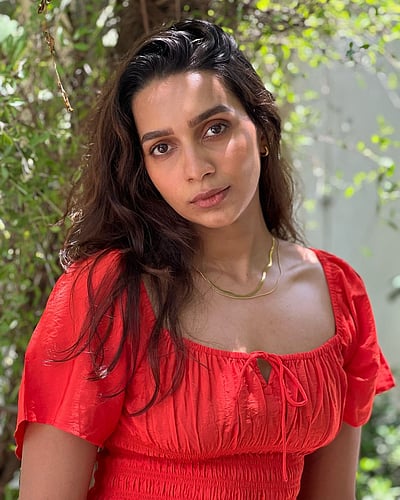 அழகிய தீ! சஞ்சனா நடராஜன்..