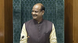 நம்பிக்கையில்லா தீர்மானத்தில் பிழைகள்! சரிசெய்து வழங்க ஓம் பிர்லா அறிவுரை!