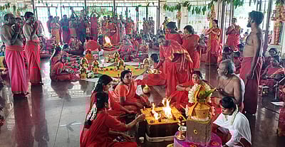 மேல்மருவத்தூர் ஆதிபராசக்தி சித்தா் பீடத்தில் அமாவாசை வேள்வி