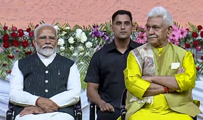 ஸ்ரீநகர் சென்ற மோடி!