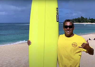 கடல் சாகசத்தில் ஈடுபட்ட ஹாலிவுட் நடிகர் சுறா கடித்து பலி!