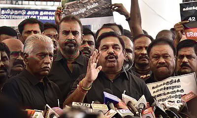 ஆளுங்கட்சி ஆதரவுடன் கள்ளச்சாராயம் விற்பனை: எடப்பாடி பழனிசாமி