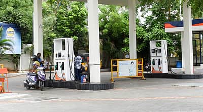 பூடான் பெட்ரோல் விலை: இந்தியாவிலிருந்து சுற்றுலா சென்றவருக்கு அதிர்ச்சி!