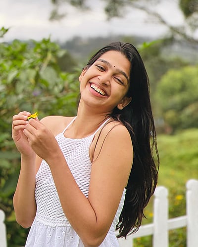 சிரிக்கும் பூ!