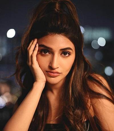 பூவிழியாள்... ஸ்ரீலீலா!