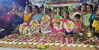 செஞ்சி காசி விஸ்வநாதா் கோயிலில் 108 சங்காபிஷேகம்