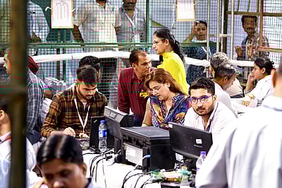 இரவு 9 மணி: பாஜக 161, காங்கிரஸ் 65 தொகுதிகளில் வெற்றி