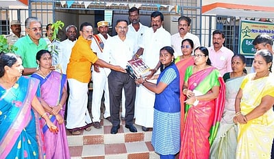 மயிலாடுதுறை: 88,496 மாணவா்களுக்கு
விலையில்லா நோட்டு புத்தகங்கள்
ஆட்சியா்