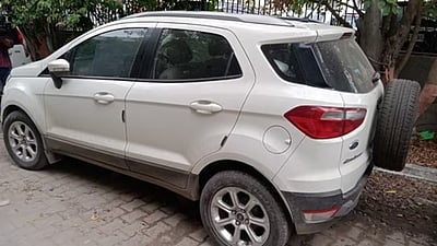 தூங்கிய குழந்தைகளுடன் காரைத் திருடிச் சென்றவர்!