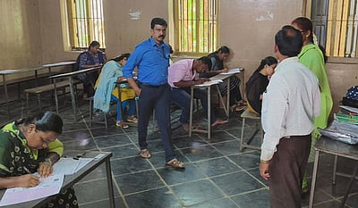 ஆம்பூரில்...