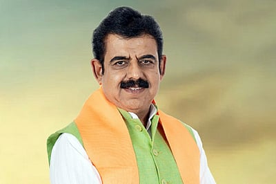 இந்தூா் தொகுதி பாஜக வேட்பாளா் சாதனை: 11.75 லட்சம் வாக்கு வித்தியாசத்தில் வெற்றி - நோட்டாவுக்கு 2.18 லட்சம் வாக்குகள்