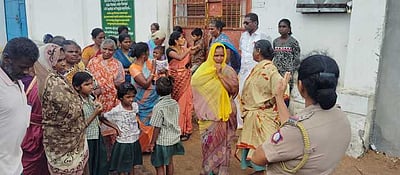 மதுக்கடை மீண்டும் திறப்பு: 
பெண்கள் முற்றுகை