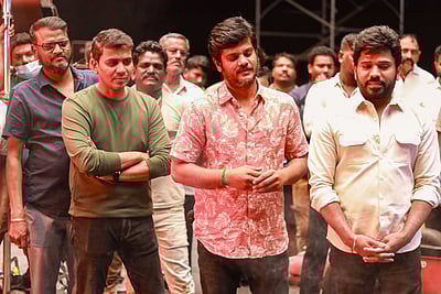 கருடன் பட இயக்குநருடன் இணைந்த லெஜண்ட் சரவணன்!