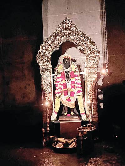 ஆறுமுகன் போற்றிய அருணகிரிநாதர்