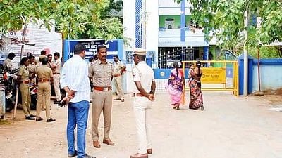 வட்டாட்சியா் அலுவலகத்தில் 
போலீஸ் பாதுகாப்பு