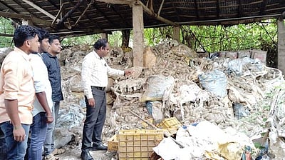 50 ஆயிரம் கண்ணாடி பாட்டில்கள்: தனியாா் நிறுவனத்துக்கு நோட்டீஸ்