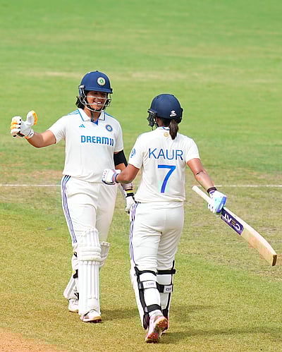 603/6 ரன்களுக்கு டிக்ளேர் செய்தது இந்திய மகளிரணி!