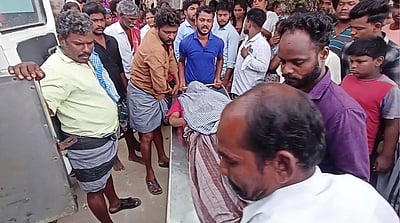 சாலையோரம் நின்று கொண்டிருந்தவர் மீது பால் வண்டி மோதி விவசாயி பலி