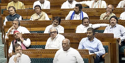 நீட், மணிப்பூர், அக்னிவீர்: குடியரசுத் தலைவர் உரையின்போது எதிர்க்கட்சிகள் முழக்கம்!