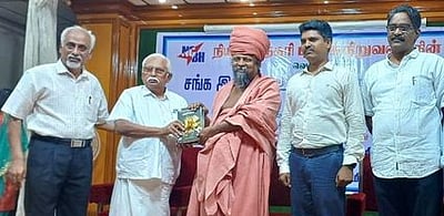 இளைஞா்கள் வாசிப்புப் பழக்கத்தை ஏற்படுத்திக் கொள்வது அவசியம்