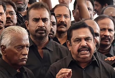 சட்டப்பேரவையில் அமளியில் ஈடுபட்ட அதிமுகவினர் வெளியேற்றம்!