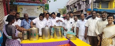 மாதவரத்தில் அன்னதானம்...