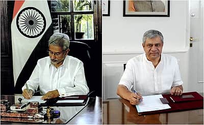 அலுவலகங்களில் மத்திய அமைச்சர்கள் பொறுப்பேற்பு!