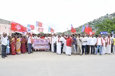 கள்ளச்சாராய பலி: இந்திய கம்யூனிஸ்ட் ஆா்ப்பாட்டம்