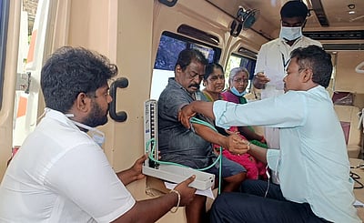 புதுச்சேரியில் வீட்டு கழிப்பறைகளில் மீண்டும் விஷ வாயு கசிவு? மேலும் சிலா் மயக்கம்