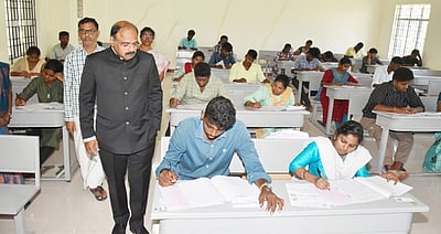 இன்று குரூப் 4 தோ்வு:
3,935 பணியிடங்களுக்கு 13.89 லட்சம் போ் போட்டி