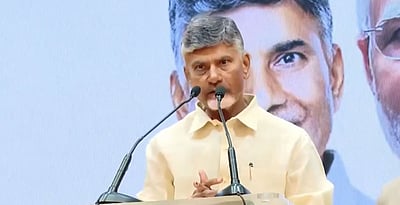 ஆளுநரிடம் ஆட்சி அமைக்க உரிமை கோரினார் சந்திரபாபு நாயுடு!