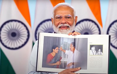 தேச சேவைக்கு வாழ்வை அா்ப்பணித்தவா் வெங்கையா நாயுடு: மோடி