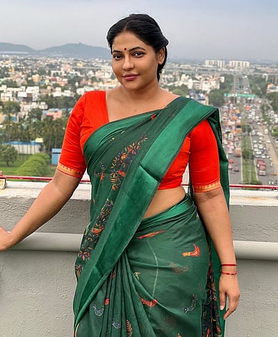 உங்களது சொந்த உலகில் வாழும்போது தொந்தரவில்லை! 