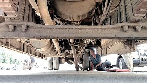 அடிக்கடி பழுதாகும் அரசுப் பேருந்துகளால் பயணிகள் அவதி