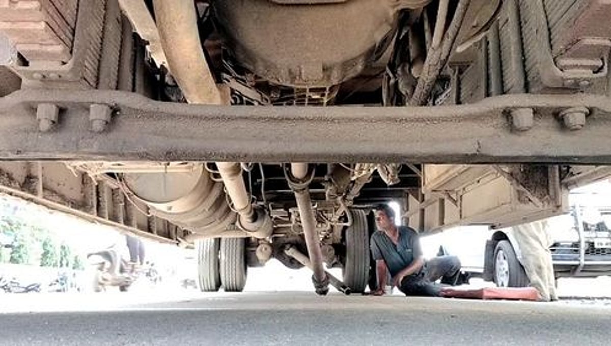 அடிக்கடி பழுதாகும் அரசுப் பேருந்துகளால் பயணிகள் அவதி