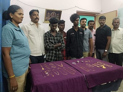 புழல் அருகே 70 பவுன் நகைகள் 
கொள்ளை வழக்கில் 3 போ் கைது
