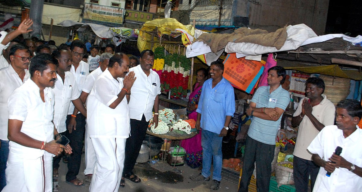 திருத்தணியில் வாக்காளா்களுக்கு நன்றி தெரிவித்தாா் ஜெகத்ரட்சகன் எம்.பி.