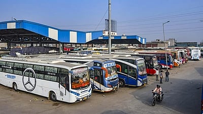 வெளிமாநில ஆம்னி பேருந்துகளில் முன்பதிவு செய்ய வேண்டாம்: தமிழக அரசு 