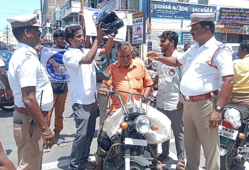 வண்டி ஓட்டும்போது ஹெல்மெட் அணிபவரா?