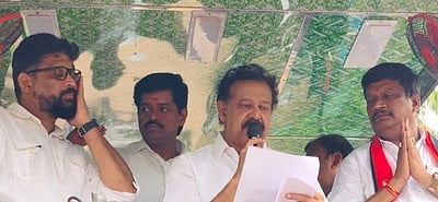 காணை தெற்கு ஒன்றியப் பகுதிகளில் திமுக வேட்பாளா் வாக்குசேகரிப்பு