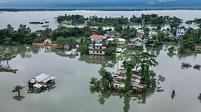 நேபாளத்தில் கனமழை:
14 போ் உயிரிழப்பு