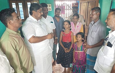 சிறுவன் குடும்பத்தினருக்கு அமைச்சா் ஆறுதல்