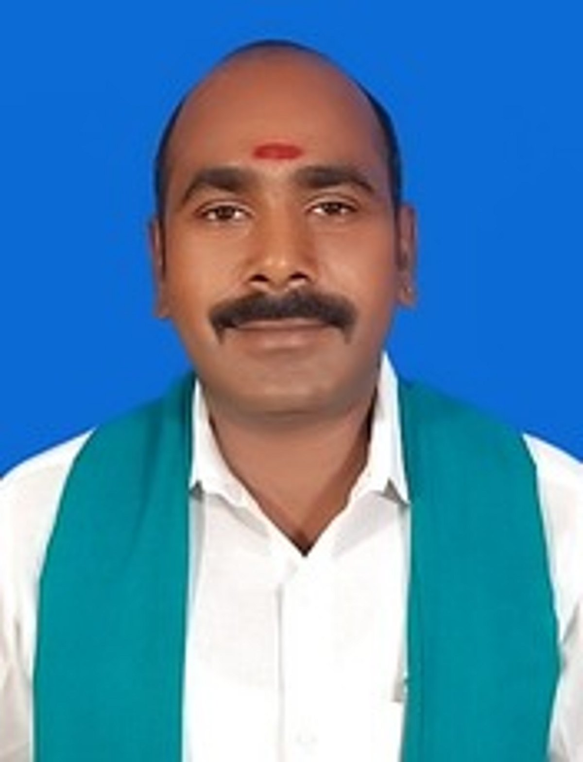 இரவுநேர பேருந்து சேவையின்றி
அவதியுறும் அரியலூா் மக்கள்